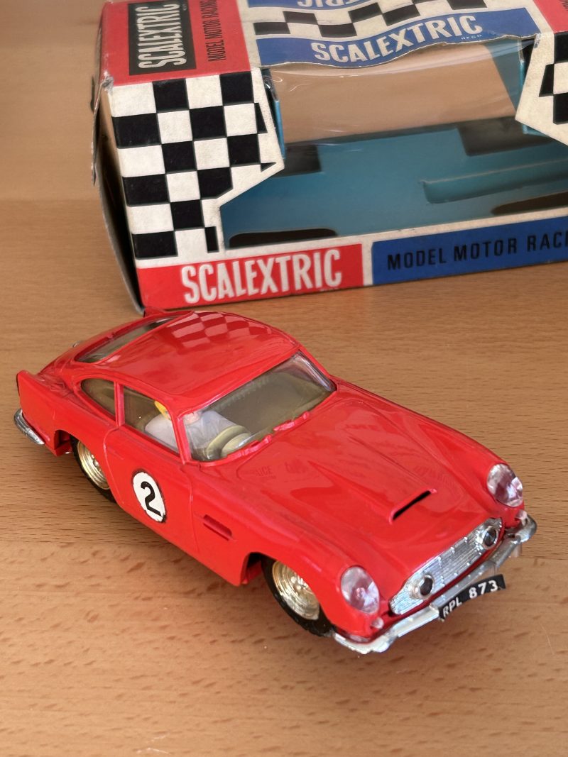 Scalextric C68 Aston Martin DB4 GT - Image 3