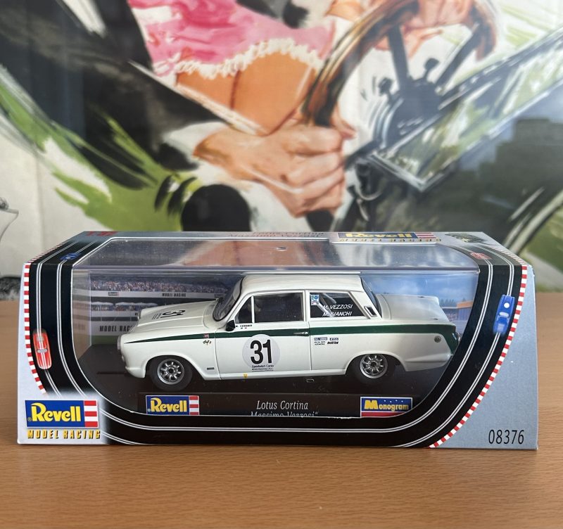 Revell Lotus Cortina Massimo Vezzosi 1/32 Slot Car