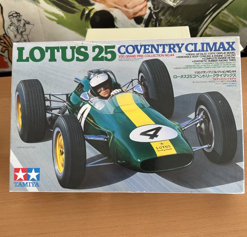 Tamiya Lotus 25 Grand Prix Car 1/20 model kit