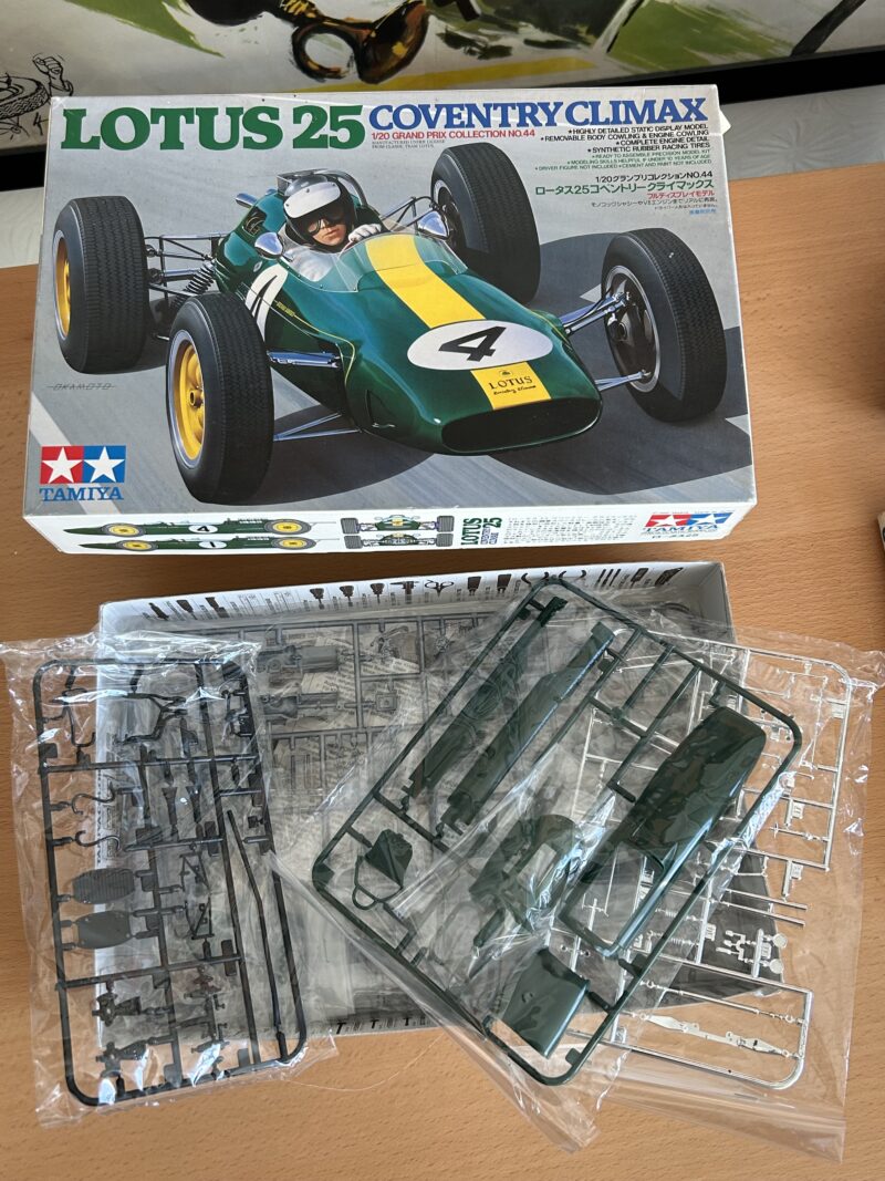 Tamiya Lotus 25 Grand Prix Car 1/20 model kit - Image 2